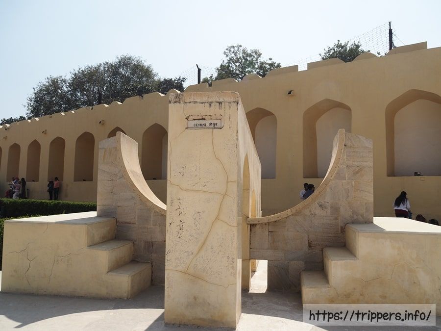 ラーシ・ヴァラヤ・ヤントラ