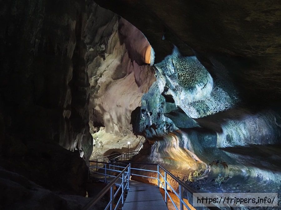 テンプルン洞窟