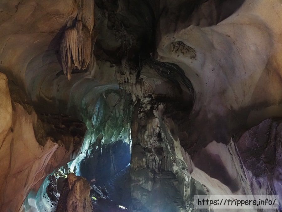 テンプルン洞窟