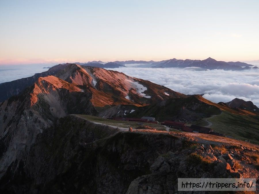 白馬岳山頂から見た夕陽