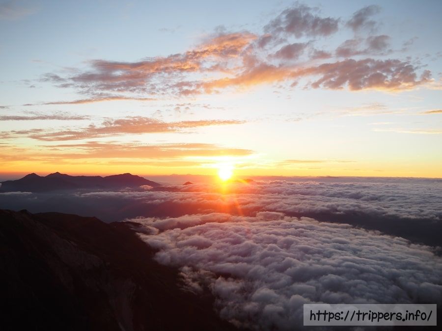 白馬岳山頂からの日の出