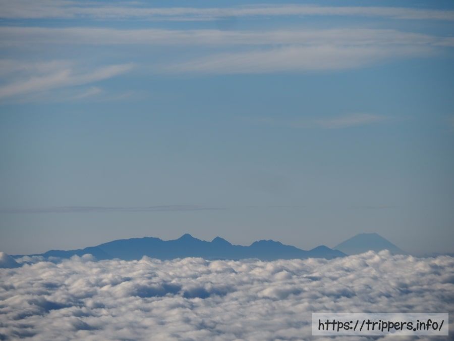 白馬岳からみた八ヶ岳と富士山