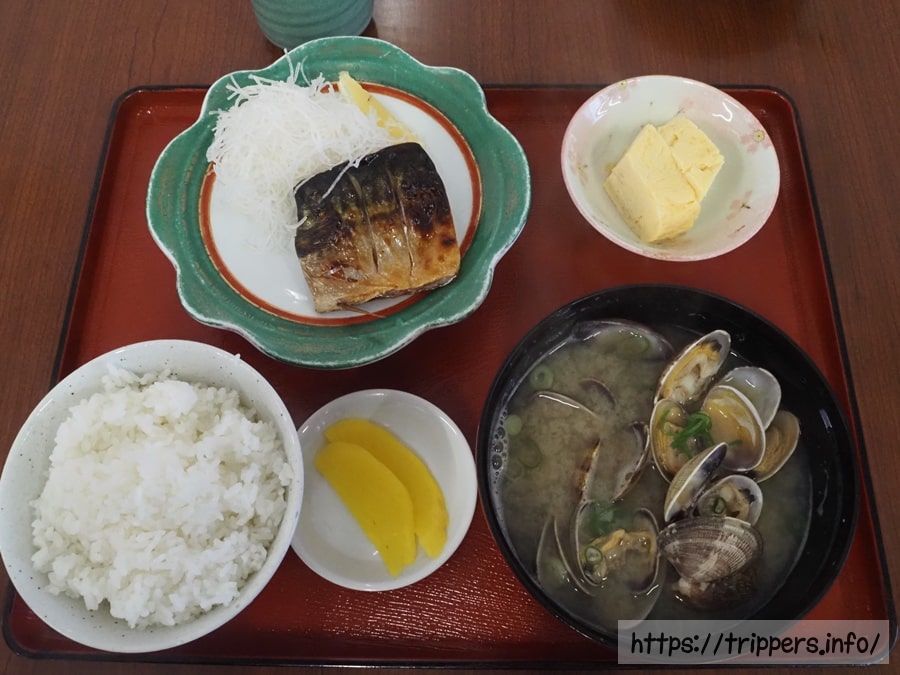 新港食堂の貝汁定食