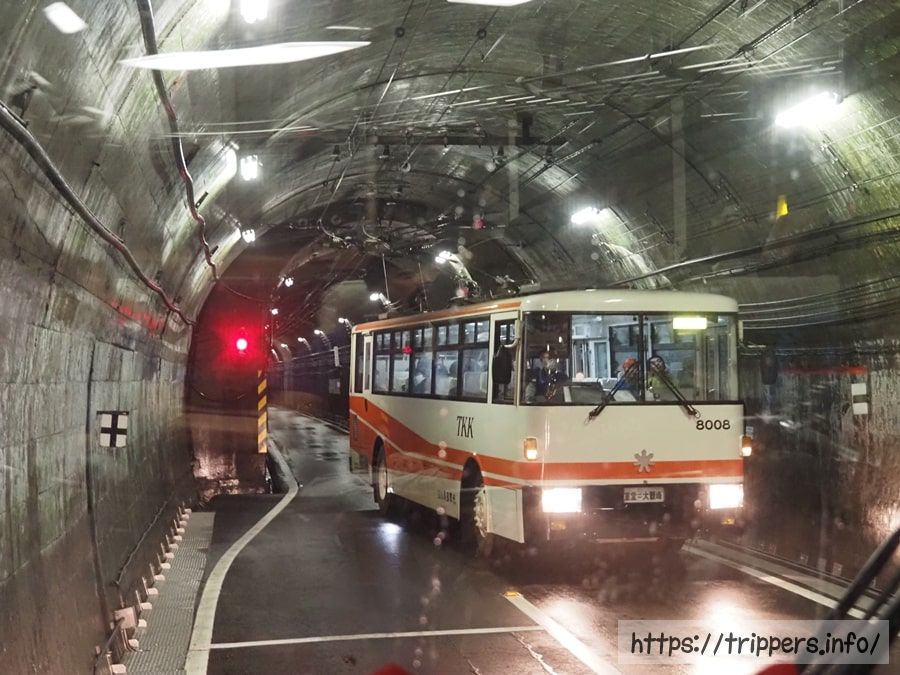 立山トンネルトロリーバス